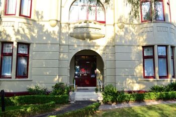 Toorak Manor - Accommodation QLD 30