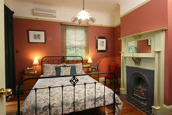 Moments Mountain Retreat - Accommodation QLD 3