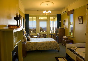 Moments Mountain Retreat - Accommodation QLD 11