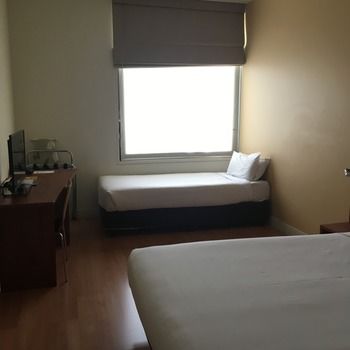 Ramada Encore Dandenong - Accommodation QLD 17