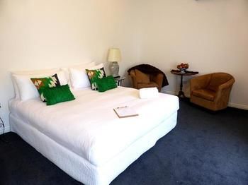 The Bronte Boutique Hotel - Accommodation QLD 7