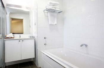 Harrigan's Irish Pub & Accommodation - Accommodation QLD 4