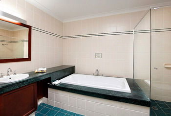 Harrigan's Irish Pub & Accommodation - Accommodation QLD 7