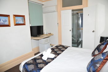 Northshore Hotel - Accommodation QLD 12