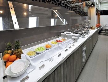 Mercure Melbourne Therry Street - Accommodation QLD 9