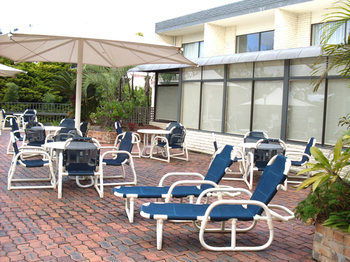 El Lago Waters Motel - Accommodation QLD 3