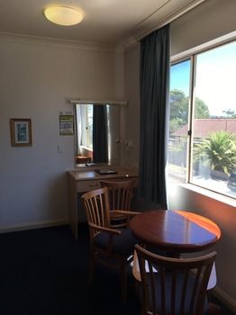 El Lago Waters Motel - Accommodation QLD 27