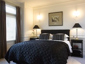 Andre's Mews Luxury Serviced Apartments - Accommodation QLD 2