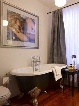 Andre's Mews Luxury Serviced Apartments - Accommodation QLD 3