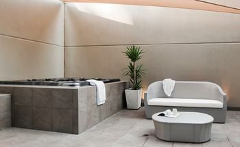 Art Series - The Olsen - Accommodation QLD 4