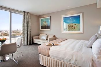 Art Series - The Olsen - Accommodation QLD 7