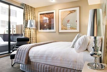 Art Series - The Olsen - Accommodation QLD 33