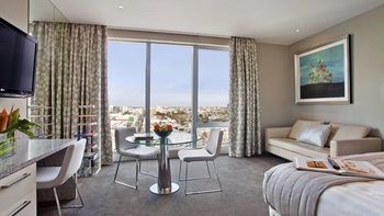 Art Series - The Olsen - Accommodation QLD 37