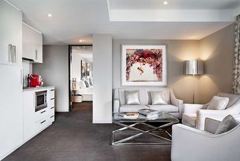 Art Series - The Olsen - Accommodation QLD 41