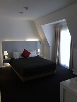 Morgans Boutique Hotel - Accommodation QLD 10