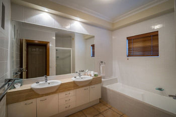 Coolum Seaside - Accommodation QLD 5