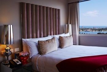 Art Series-The Blackman - Accommodation QLD 8