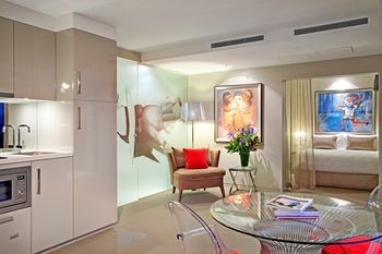 Art Series-The Blackman - Accommodation QLD 14