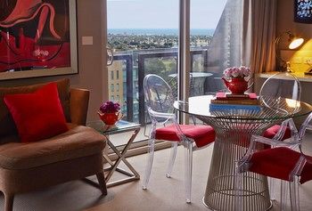 Art Series-The Blackman - Accommodation QLD 15