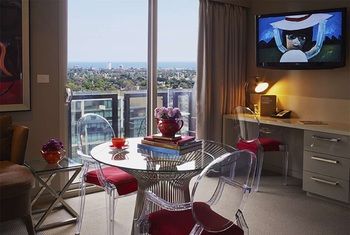 Art Series-The Blackman - Accommodation QLD 43