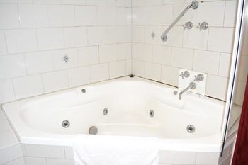 Georgian Court Bed & Breakfast - Accommodation QLD 49