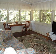Whispering Pines Chalet amp Cottages - Accommodation QLD