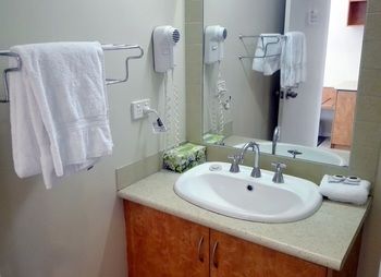 Glen Inn - Accommodation QLD 4
