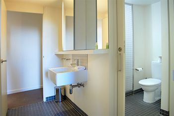 City Edge Serviced Apartments East Melbourne - Accommodation QLD 3
