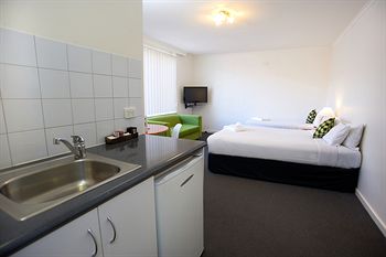 City Edge Serviced Apartments East Melbourne - Accommodation QLD 6