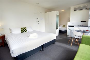 City Edge Serviced Apartments East Melbourne - Accommodation QLD 37