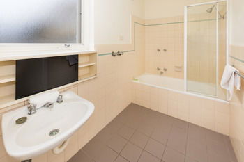 City Edge Serviced Apartments East Melbourne - Accommodation QLD 45