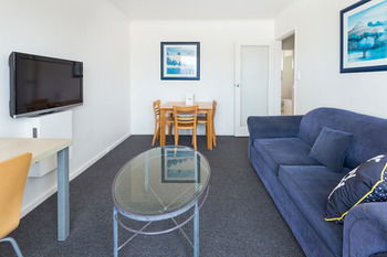 City Edge Serviced Apartments East Melbourne - Accommodation QLD 60