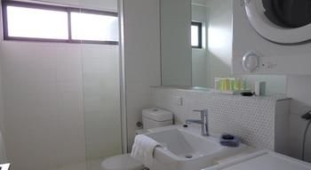 Hiigh Apartments - Accommodation QLD 7