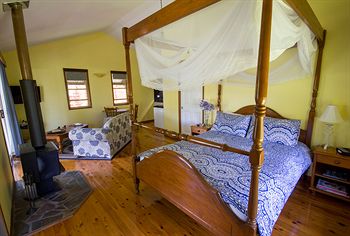 Bendles Cottages And Country Villas - Accommodation QLD 4