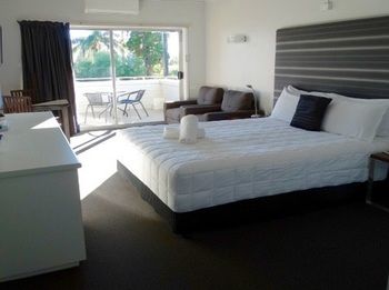 The Esplanade Motel - Formerly Eco-Inn Warners Bay - Accommodation QLD 3