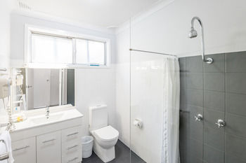 The Esplanade Motel - Formerly Eco-Inn Warners Bay - Accommodation QLD 5