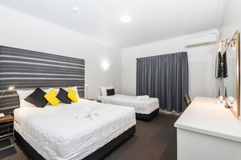 The Esplanade Motel - Formerly Eco-Inn Warners Bay - Accommodation QLD 10