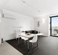 Docklands Private Collection of Apartments - Digital Harbour - Accommodation QLD
