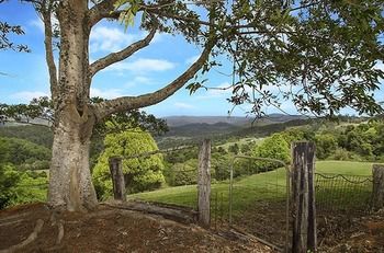 Artisan Spa Views - Accommodation QLD 2