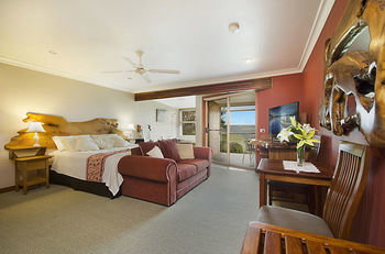 Artisan Spa Views - Accommodation QLD 11