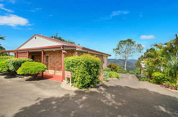 Artisan Spa Views - Accommodation QLD 13