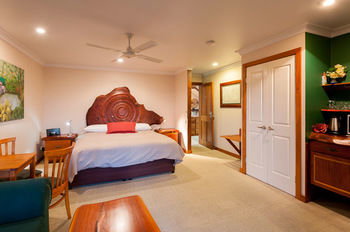 Artisan Spa Views - Accommodation QLD 16