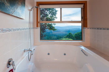 Artisan Spa Views - Accommodation QLD 17