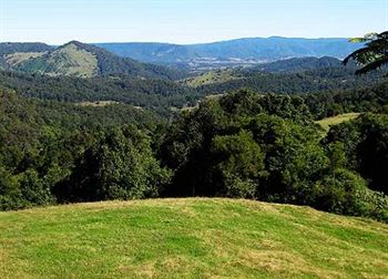 Artisan Spa Views - Accommodation QLD 0
