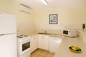Beach Breakers Resort - Accommodation QLD 6