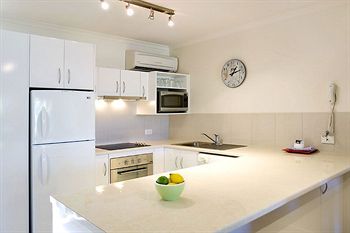 Beach Breakers Resort - Accommodation QLD 7