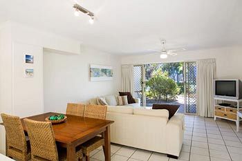 Beach Breakers Resort - Accommodation QLD 10