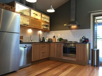 Lilies Luxury Retreats - Accommodation QLD 18