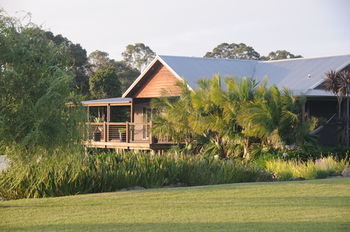 Lilies Luxury Retreats - Accommodation QLD 24