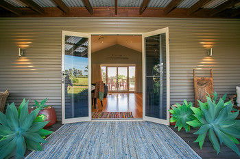 Lilies Luxury Retreats - Accommodation QLD 31
